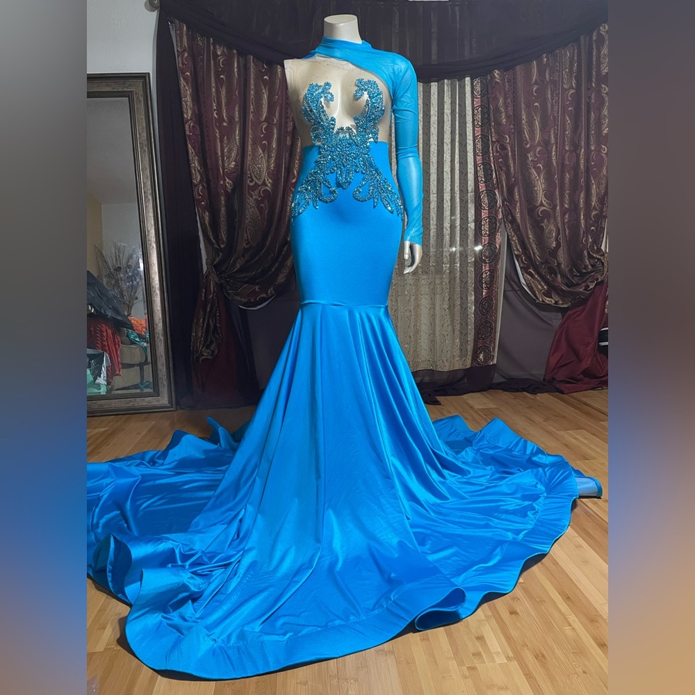 Elegant Blue Evening Gown